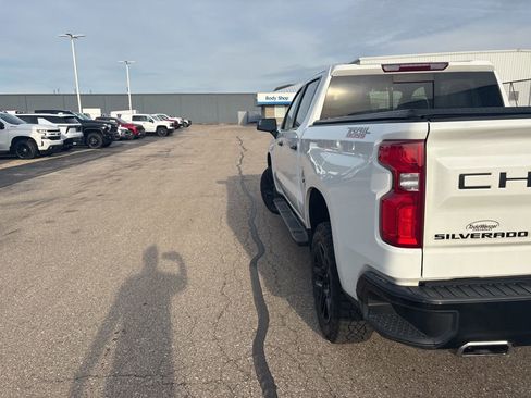 Used 2024 Chevrolet Silverado 1500 LT Trail Boss w/ Convenience Package II image 7