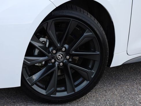 Used 2025 Toyota Corolla SE image 3