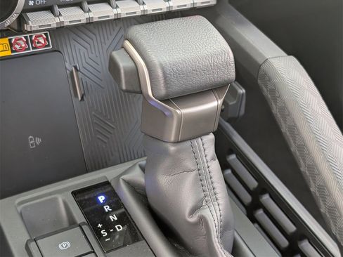 Used 2025 Toyota 4Runner Limited image 21