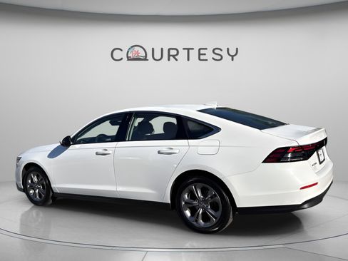 Used 2024 Honda Accord EX image 6