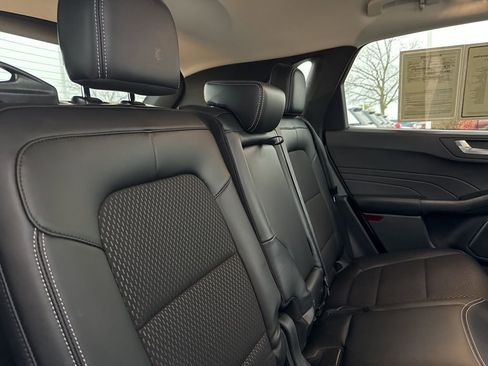 Used 2025 Ford Escape SE image 26