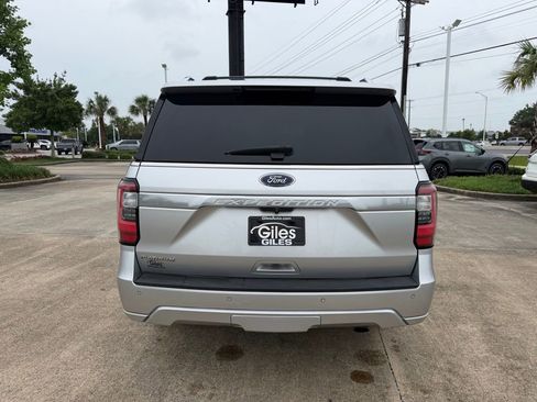 Used 2018 Ford Expedition Platinum RWD image 4