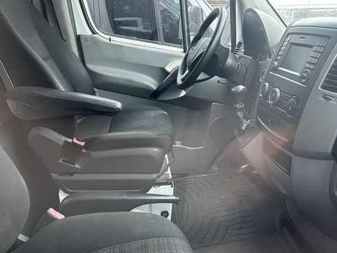 Used 2017 Mercedes-Benz Sprinter 2500 image 8