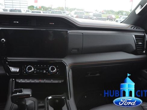 Used 2024 GMC Sierra 1500 AT4 w/ Technology Package AWD/4WD image 20