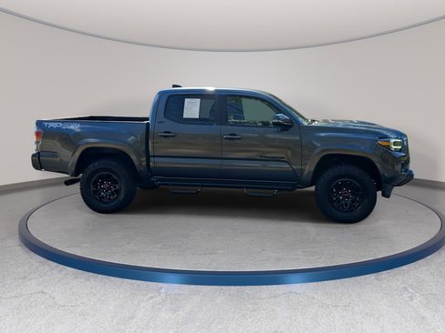 Used 2022 Toyota Tacoma TRD Sport image 4