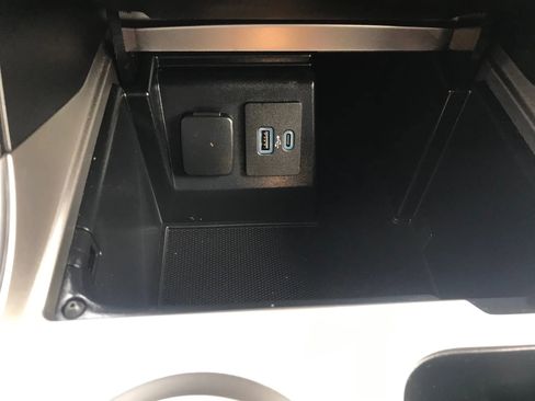 Used 2020 Ford Explorer Limited w/ Class III Trailer Tow Package image 28