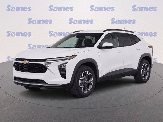 Used 2025 Chevrolet Trax LT w/ Driver Confidence Package FWD image 2