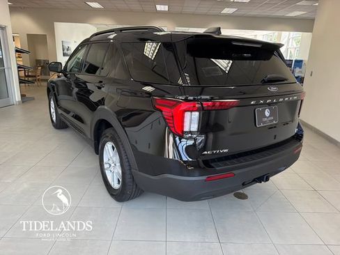 New 2026 Ford Explorer Active RWD image 5
