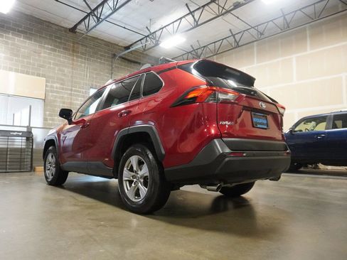 Used 2022 Toyota RAV4 LE image 3