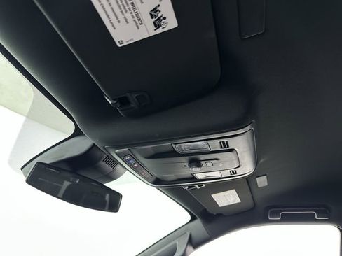 Used 2025 Chevrolet Tahoe LT AWD/4WD image 19