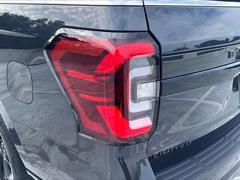 Used 2024 Ford Expedition Max Limited RWD image 28