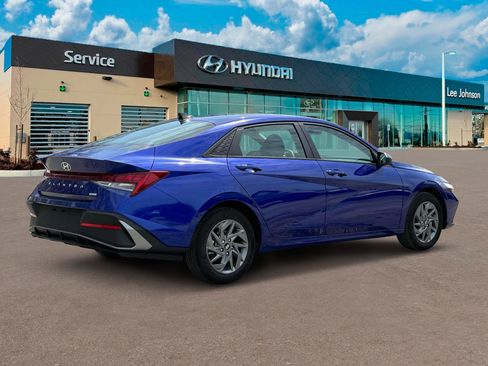 New 2025 Hyundai Elantra Blue image 8