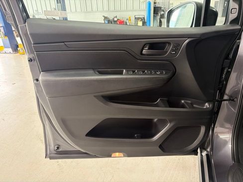 Used 2023 Honda Odyssey EX-L image 18