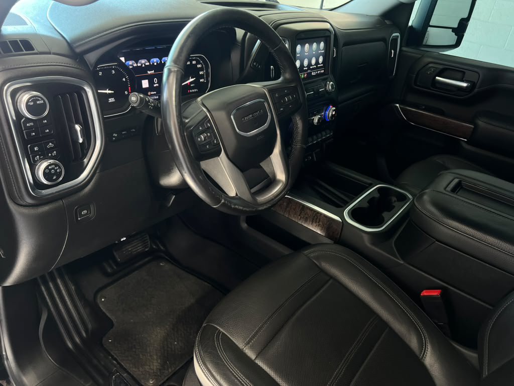 Used 2022 GMC Sierra 2500 Denali w/ Denali Black Diamond Edition AWD/4WD image 14