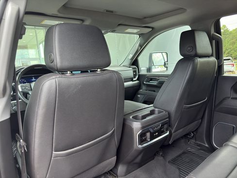 Used 2024 Chevrolet Silverado 3500 LTZ w/ LTZ Premium Package image 18