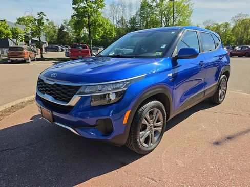 Used 2021 Kia Seltos LX AWD/4WD image 1