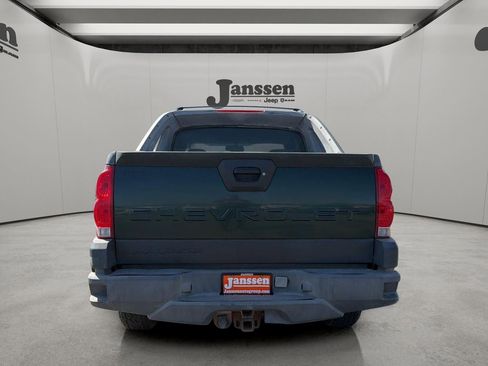 Used 2003 Chevrolet Avalanche 4x4 w/ Suspension Package, Off-Road image 3