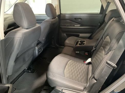 Used 2024 Nissan Pathfinder SV AWD/4WD image 28