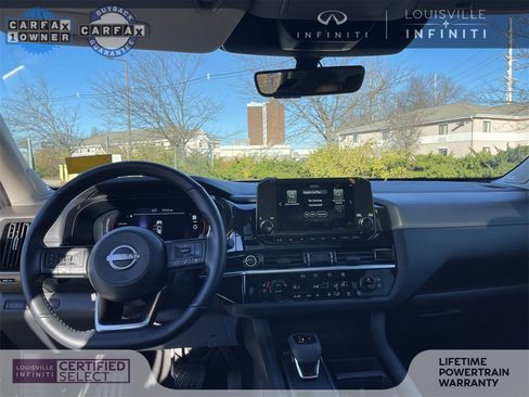 Used 2023 Nissan Pathfinder Platinum image 17