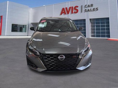 Used 2025 Nissan Altima 2.5 SR AWD/4WD image 2