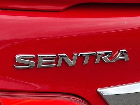 Used 2019 Nissan Sentra SR FWD image 28