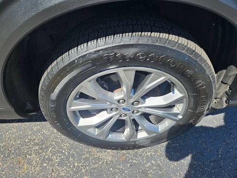 Used 2023 Ford Explorer XLT w/ Equipment Group 202A AWD/4WD image 12