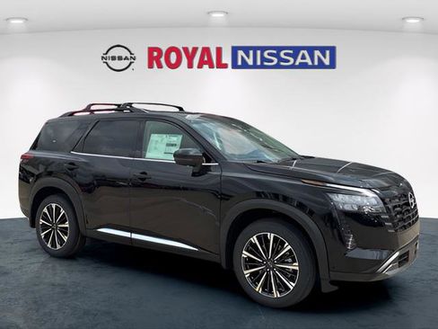 New 2026 Nissan Pathfinder Platinum w/ Cargo Package FWD image 1