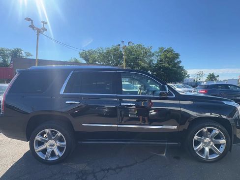 Used 2016 Cadillac Escalade Premium AWD/4WD image 4