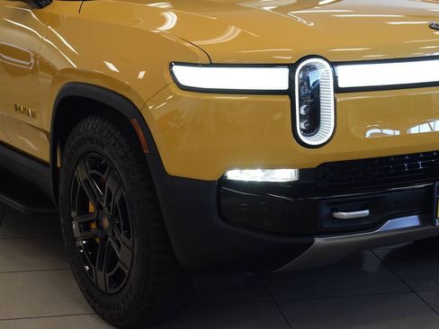 Used 2022 Rivian R1T Adventure AWD/4WD image 2