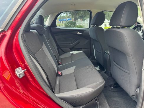 Used 2013 Ford Focus SE FWD image 39