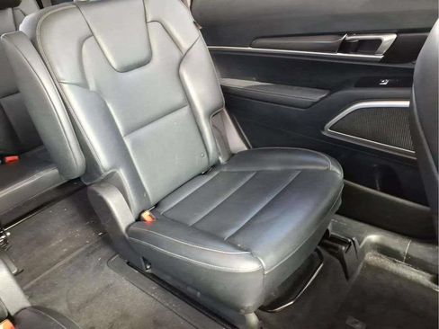 Used 2024 Kia Telluride S FWD image 17