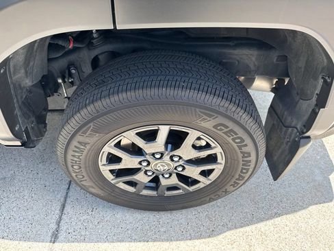 Used 2025 Toyota 4Runner SR5 AWD/4WD image 7