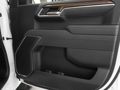 Used 2025 Chevrolet Silverado 1500 LT image 11