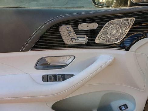 Used 2023 Mercedes-Benz Maybach GLS 600 4MATIC image 36