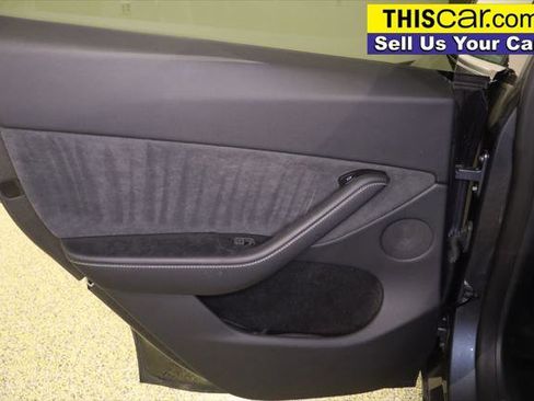 Used 2023 Tesla Model Y Long Range image 31