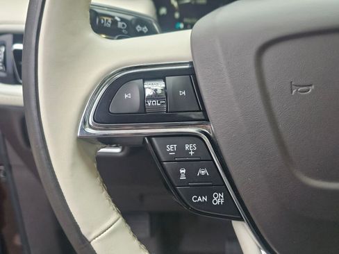 Used 2022 Lincoln Nautilus Black Label w/ Class II Trailer Tow Package image 25