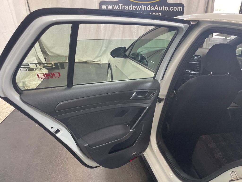 Used 2020 Volkswagen Golf 4-Door FWD image 26