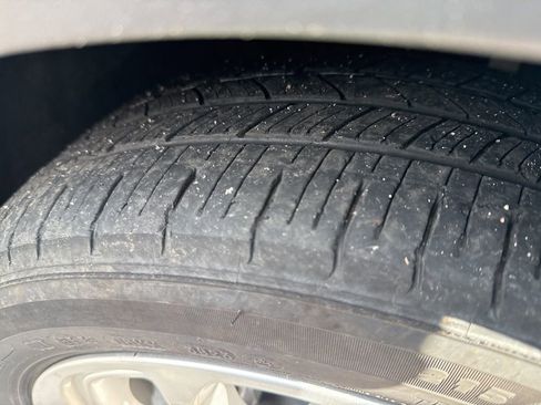 Used 2023 Chevrolet Bolt EUV LT w/ Comfort Package image 17