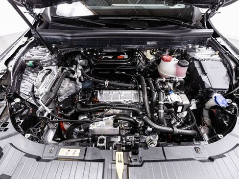 Used 2023 Mercedes-Benz EQB 300 4MATIC image 33