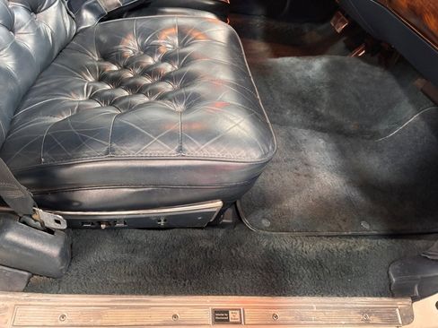 Used 1987 Cadillac Brougham RWD image 18