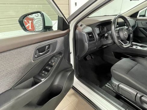 Used 2023 Nissan Rogue FWD image 10
