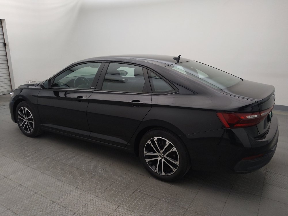 Used 2025 Volkswagen Jetta Sport FWD image 3