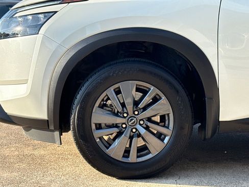 Used 2023 Nissan Pathfinder SV image 6