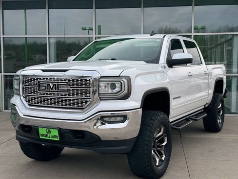 Used 2017 GMC Sierra 1500 SLE w/ SLE Value Package image 3