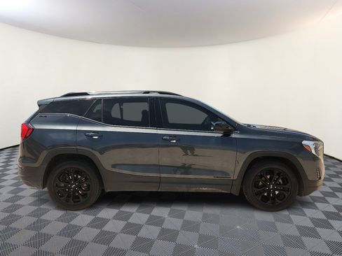 Used 2020 GMC Terrain SLE w/ Elevation Edition FWD image 5