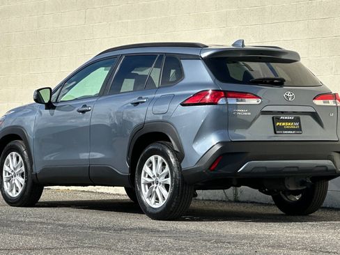 Used 2022 Toyota Corolla Cross LE image 6