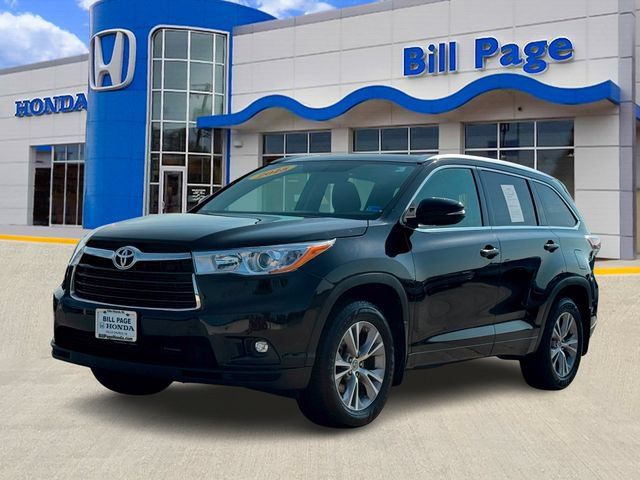 Used 2015 Toyota Highlander XLE AWD/4WD image 2