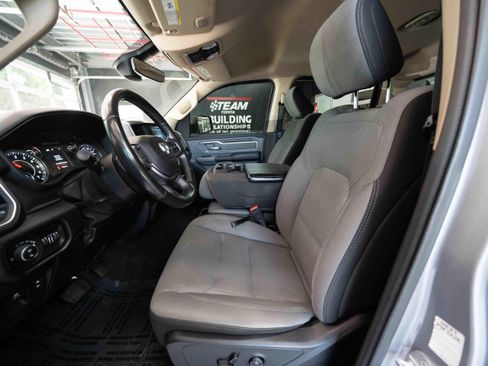 Used 2019 RAM 1500 Big Horn AWD/4WD image 9