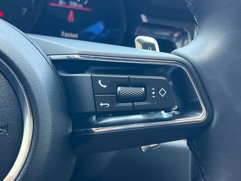 Certified 2026 Porsche Macan AWD/4WD image 28