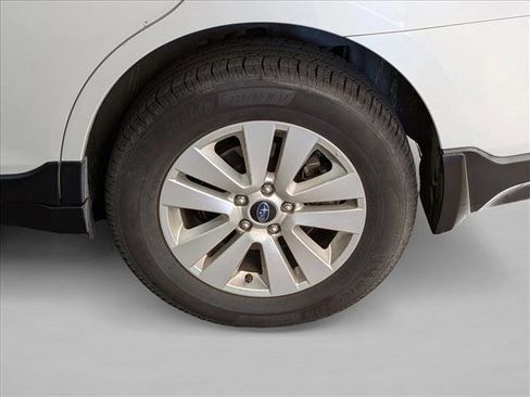 Used 2017 Subaru Outback 2.5i Premium AWD/4WD image 9